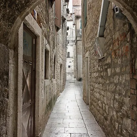 Diokletian's Golden Nest *