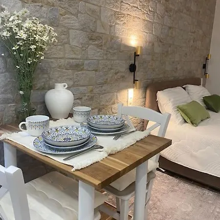 Apartment Diokletian's Golden Nest *