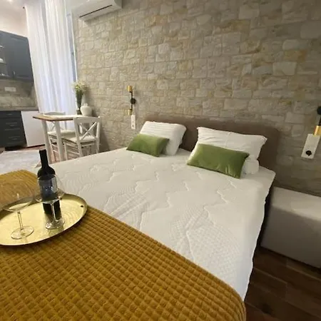Apartment Diokletian's Golden Nest *
