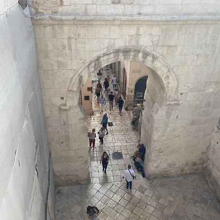 Diokletian's Golden Nest Apartamento *